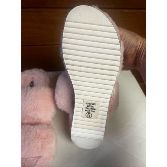 Soda Womans Faux Fur  Slippers/Sandals/  Pink Sz 6 NWOT - Picture 3 of 5